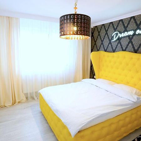 Galaţi Soho Apartment Near Ceronav מראה חיצוני תמונה